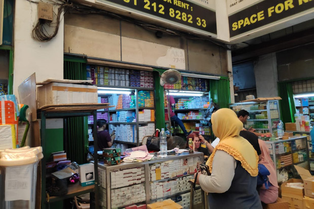 Harga Tinggi, Permintaan Masker di Pasar Pramuka Turun Drastis