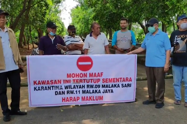 Cegah Penularan Corona, Warga Tutup Akses Jalan di Malaka Jaya