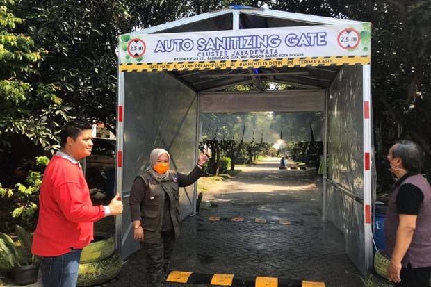 Warga Solid Cegah Corona, Cluster Jayadewata Bogor Siapkan Auto Sanitizing Gate