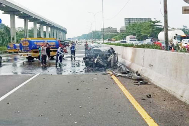 Polisi Beberkan Kronologis Kecelakaan Mobil yang Tewaskan Wakil Jaksa Agung