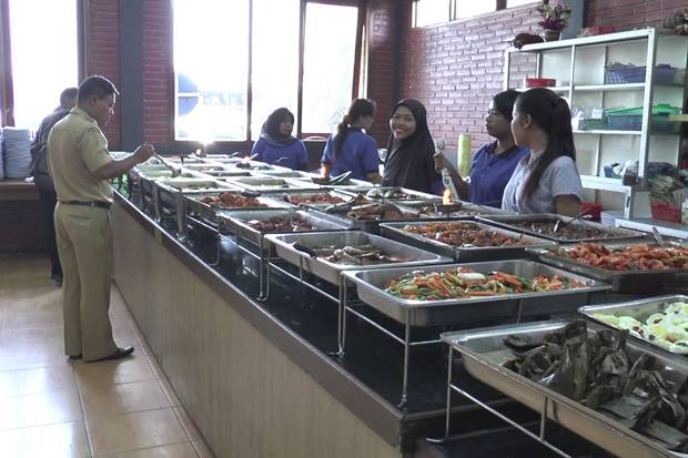 Restoran dan Rumah Makan di Depok Dilarang Layani Makan di Tempat